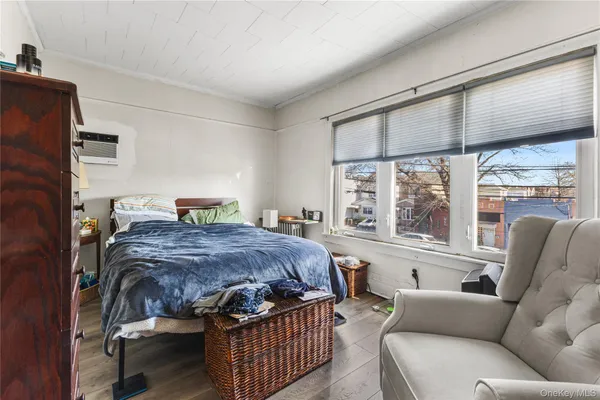 $600,000 | 94-09 Linden Boulevard | Ozone Park