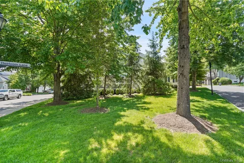 $1,295,000 | 2 Heirloom Court, Rye Brook, NY 10573