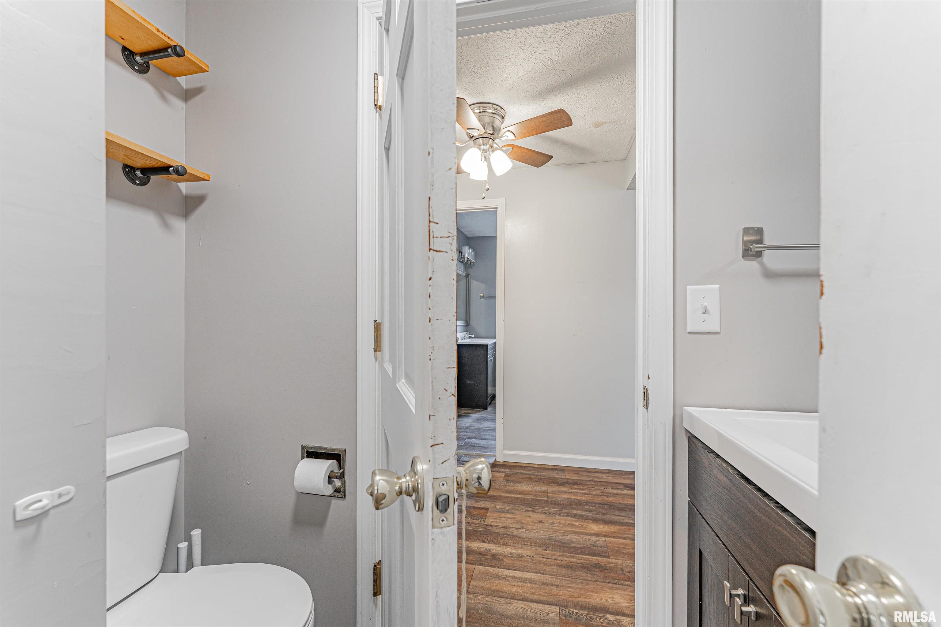 626 7th Street Lincoln, IL 62656 - Photo 14 of 20