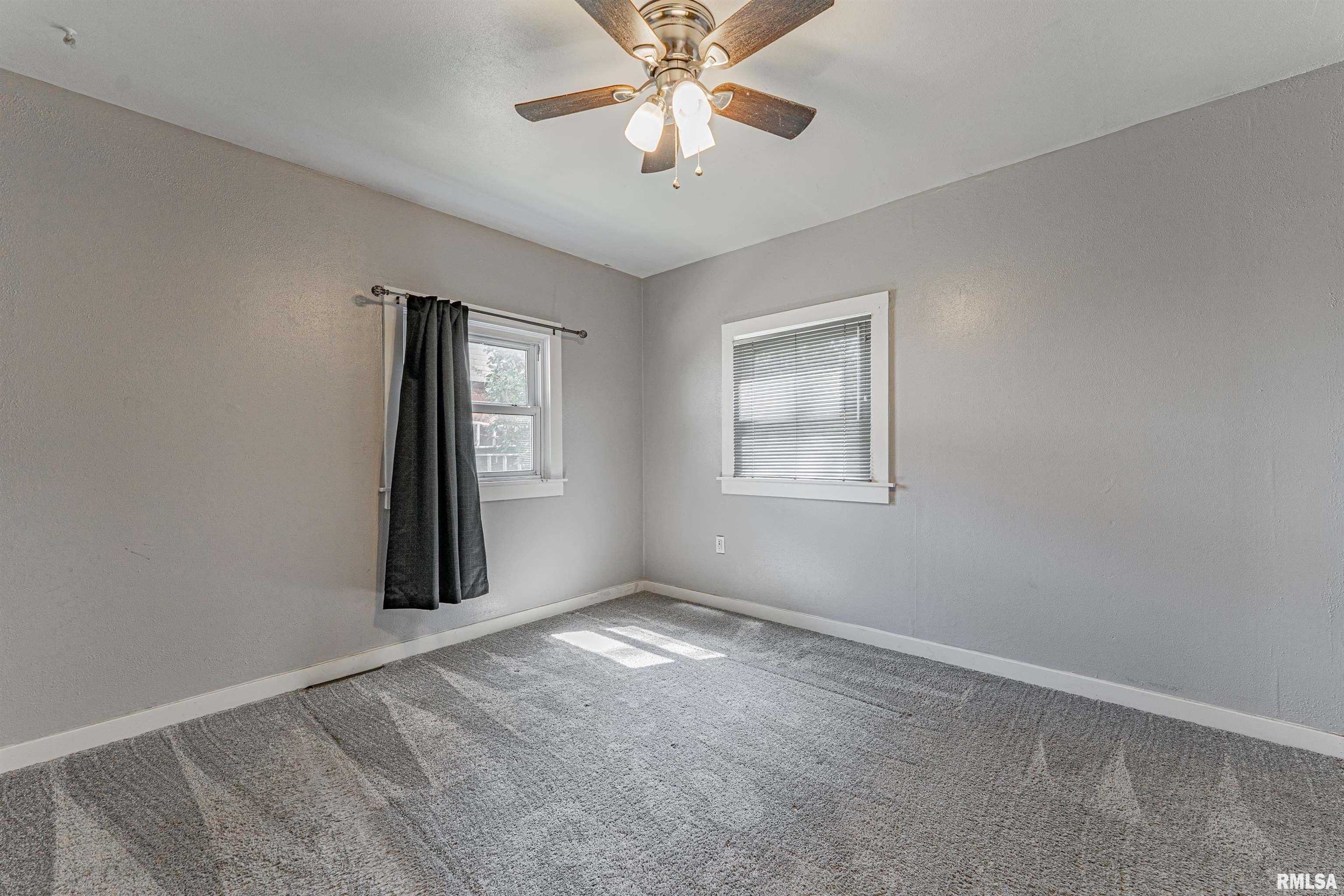 626 7th Street Lincoln, IL 62656 - Photo 15 of 20