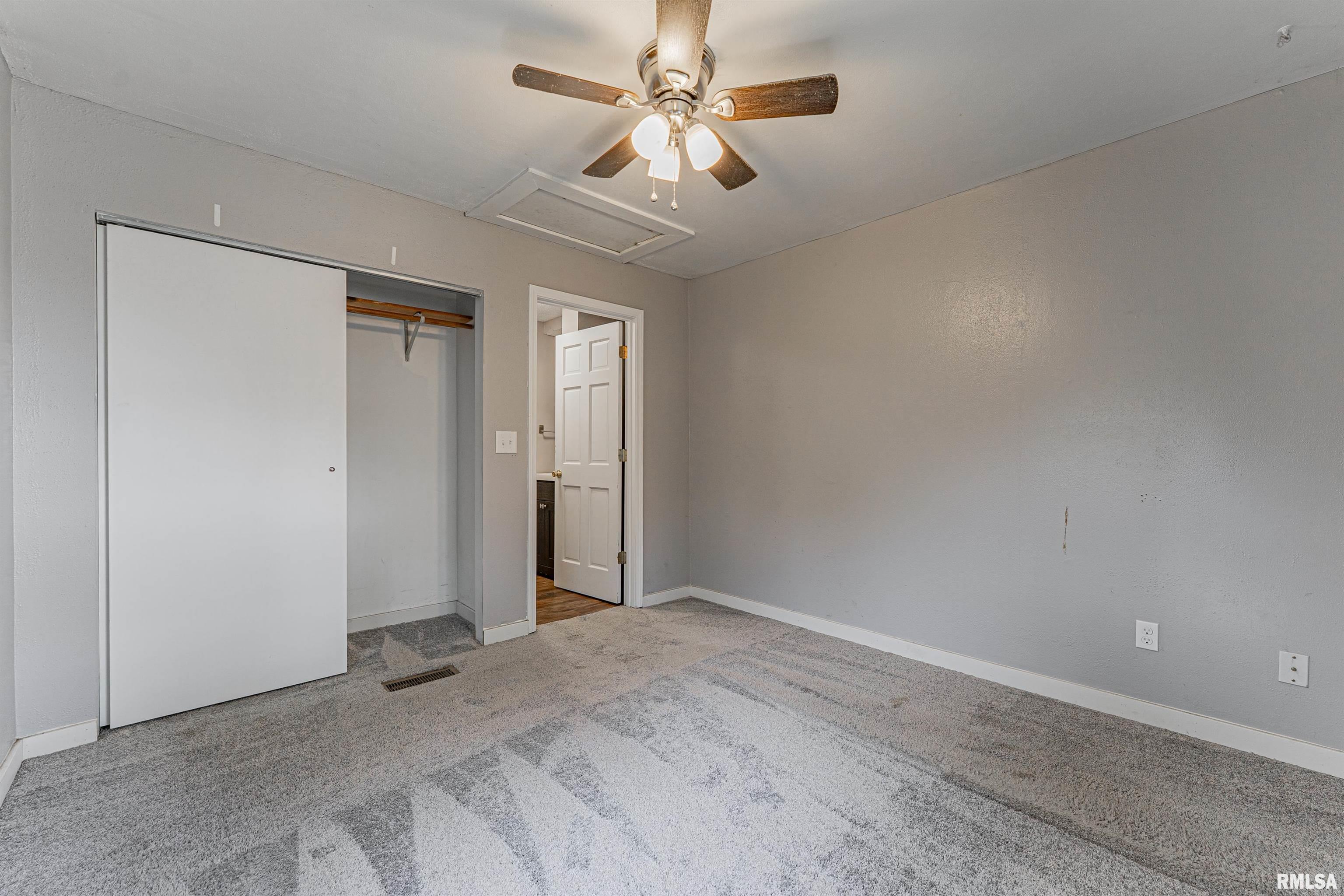 626 7th Street Lincoln, IL 62656 - Photo 16 of 20