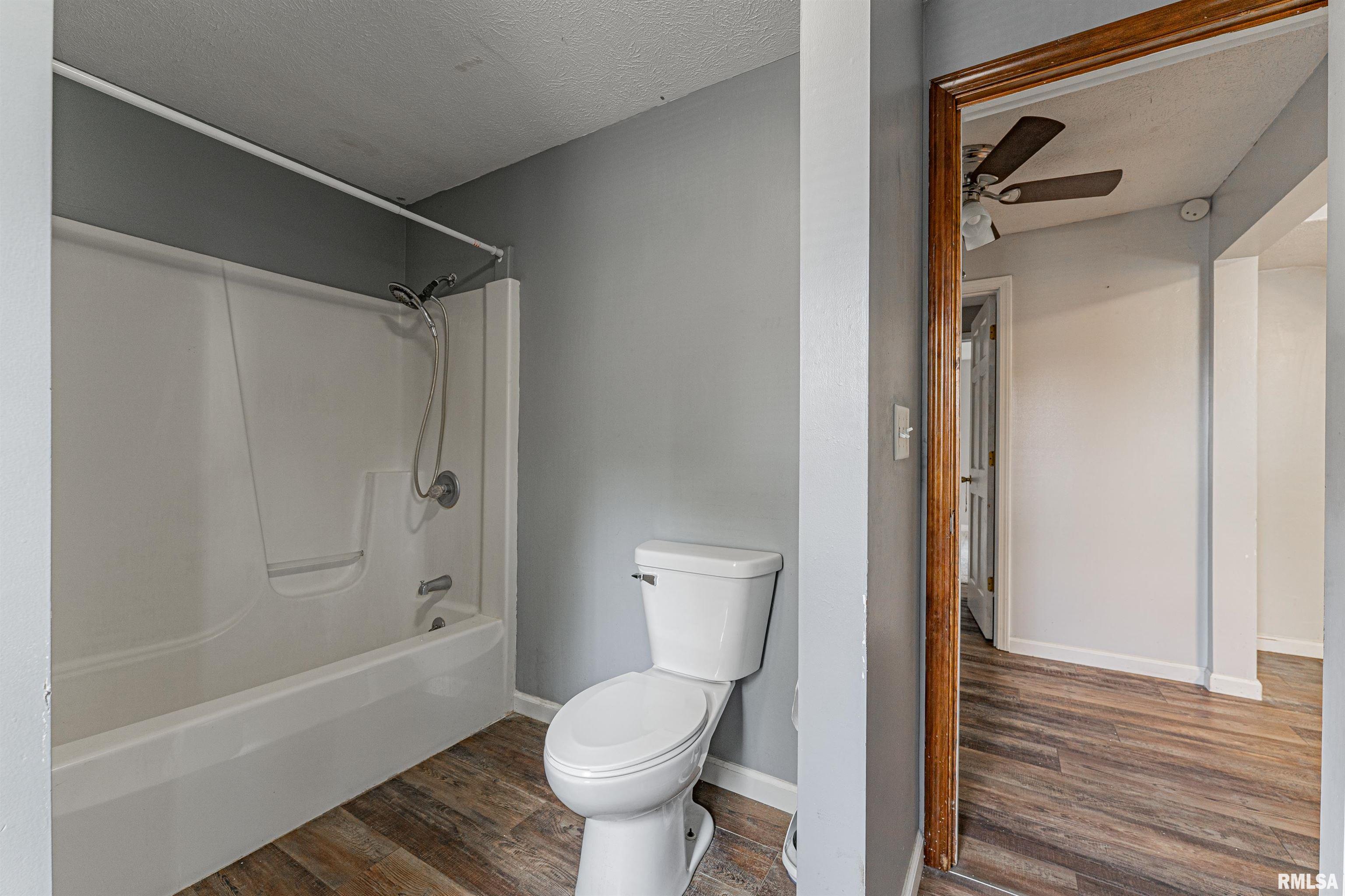 626 7th Street Lincoln, IL 62656 - Photo 18 of 20