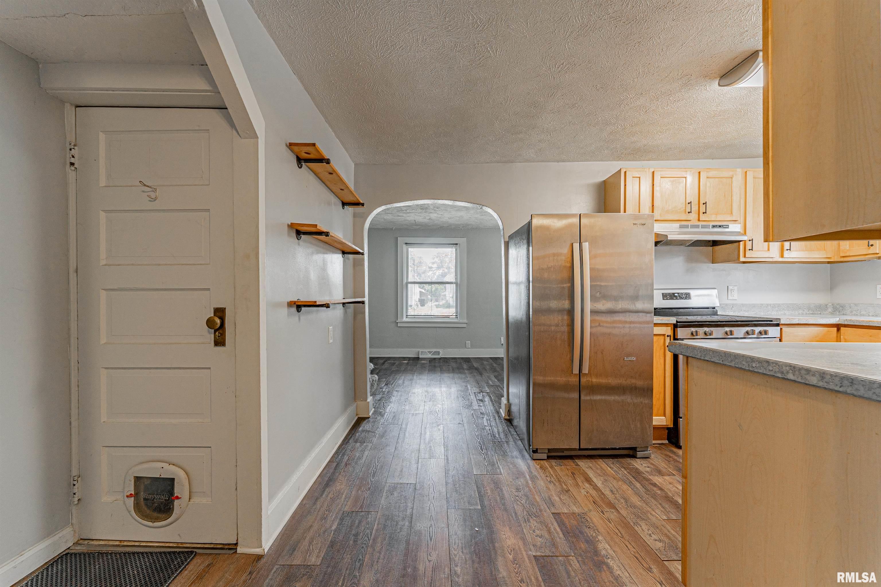 626 7th Street Lincoln, IL 62656 - Photo 8 of 20