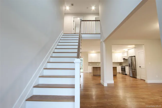 $1,074,880 | 5 Colonels Path, Manorville, NY 11949