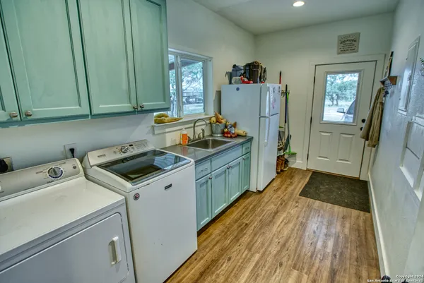 $828,900 | 623 Fm 1796, Utopia, TX 78884