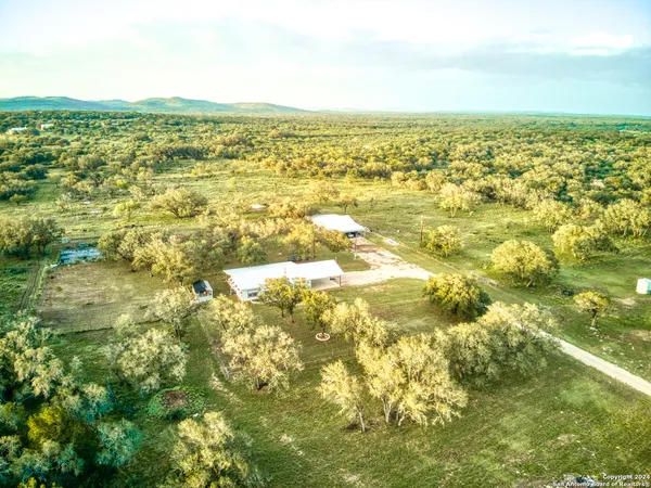 $828,900 | 623 Fm 1796, Utopia, TX 78884