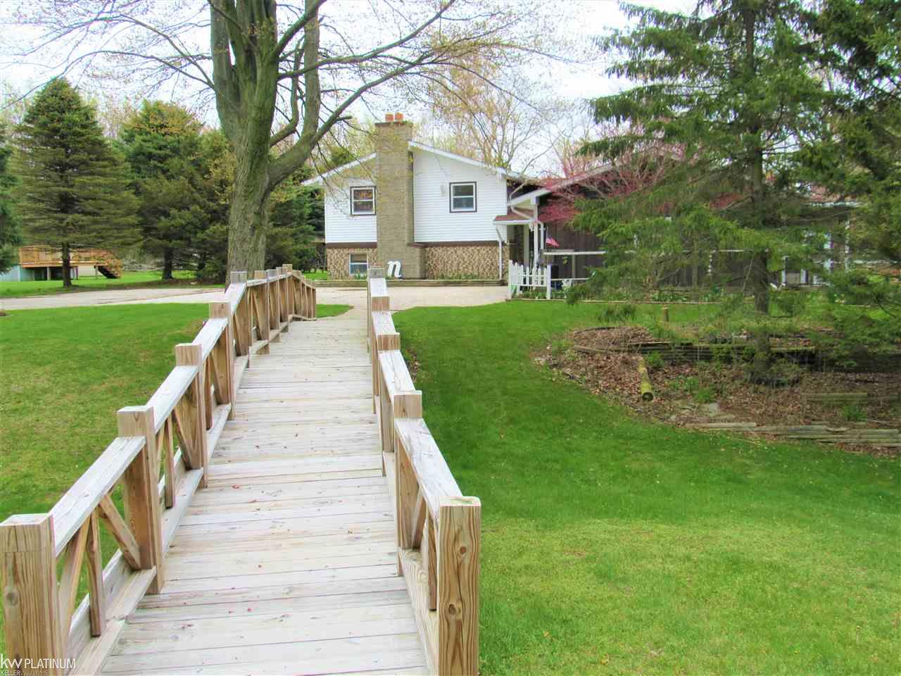 3675 Black River Road Croswell, MI 48422 - Photo 9 of 40 31379864-8.JPG