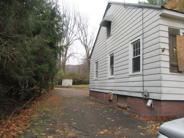 1273 Riverside Drive North Tazewell, VA 24630 - Photo 11 of 15 Gallery Image 11