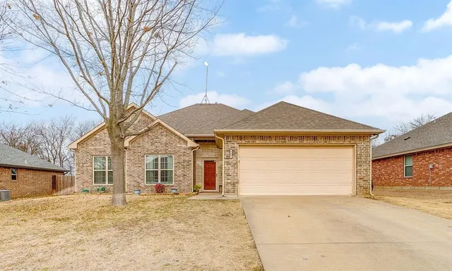$320,000 | 707 Brandt Street, Grandview, TX 76050