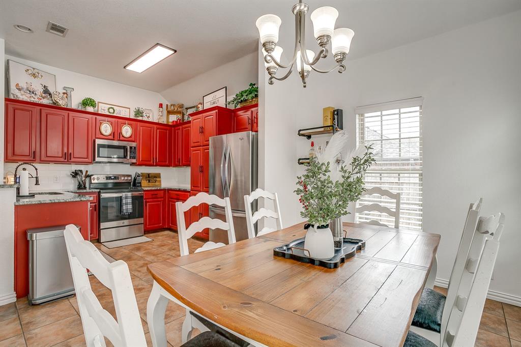 707 Brandt Street Grandview, TX 76050 - Photo 14 of 39