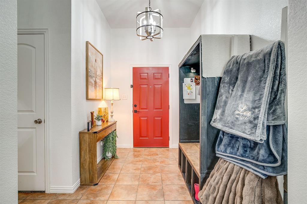 707 Brandt Street Grandview, TX 76050 - Photo 5 of 39