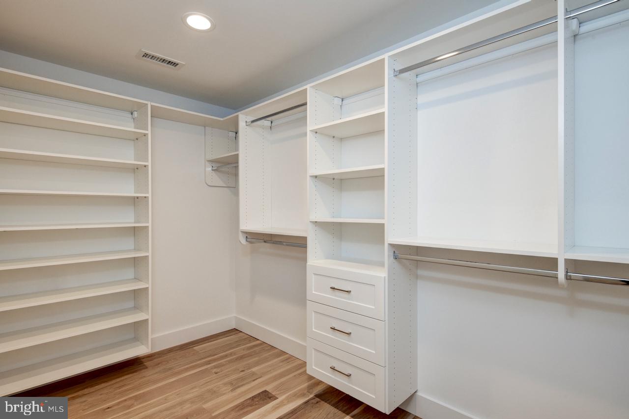 717 Laurel Lane Wayne, PA 19087 - Photo 13 of 20 Gallery Image 13