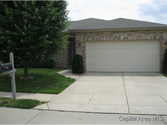 2919 South Meadowbrook Road, Unit 8 Springfield, IL 62711 - Photo 1 of 14