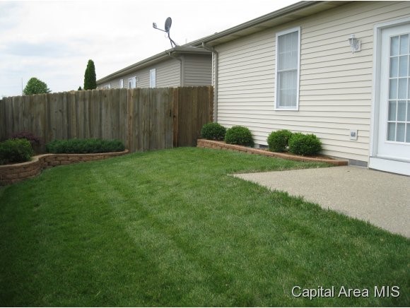 2919 South Meadowbrook Road, Unit 8 Springfield, IL 62711 - Photo 11 of 14