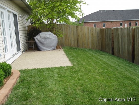 2919 South Meadowbrook Road, Unit 8 Springfield, IL 62711 - Photo 12 of 14