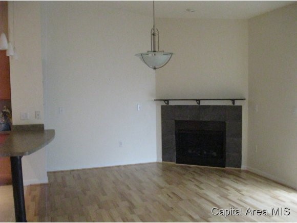 2919 South Meadowbrook Road, Unit 8 Springfield, IL 62711 - Photo 3 of 14