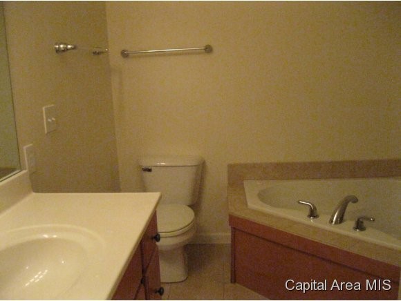 2919 South Meadowbrook Road, Unit 8 Springfield, IL 62711 - Photo 5 of 14