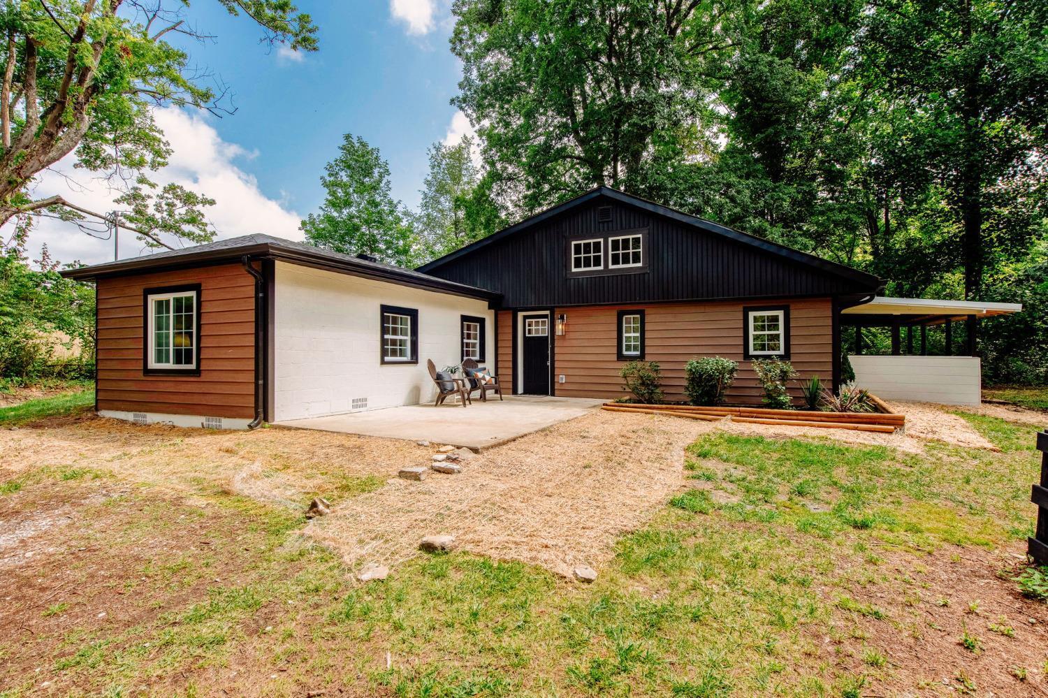 831 Locust Corner Road Cincinnati, OH 45245 - Photo 1 of 43 Gallery Image 1