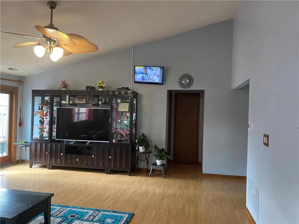 7802 5 Points Road Indianapolis, IN 46259 - Photo 4 of 21 Gallery Image 4