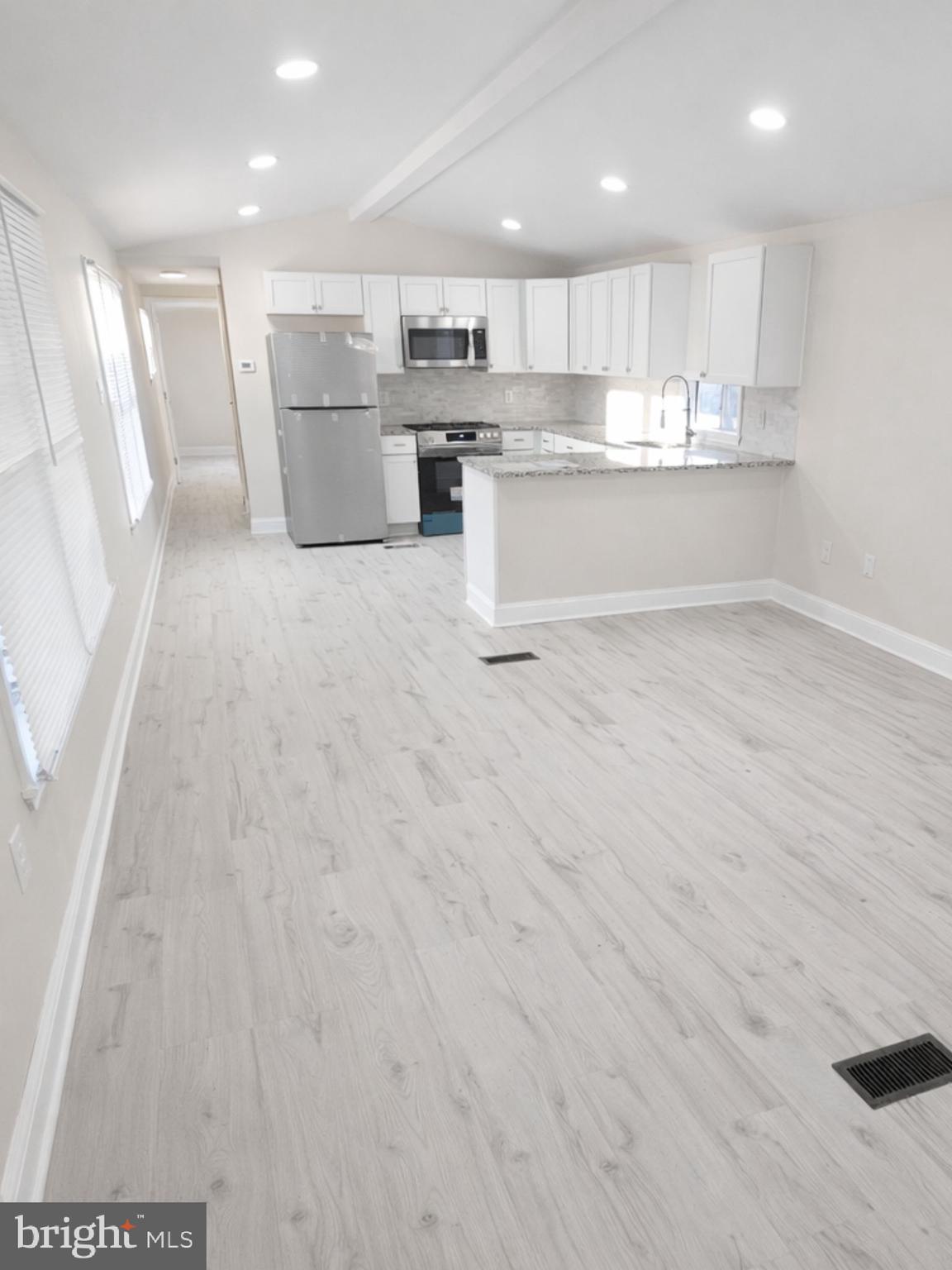 885 Buttonwood Avenue Spring City, PA 19475 - Photo 2 of 10