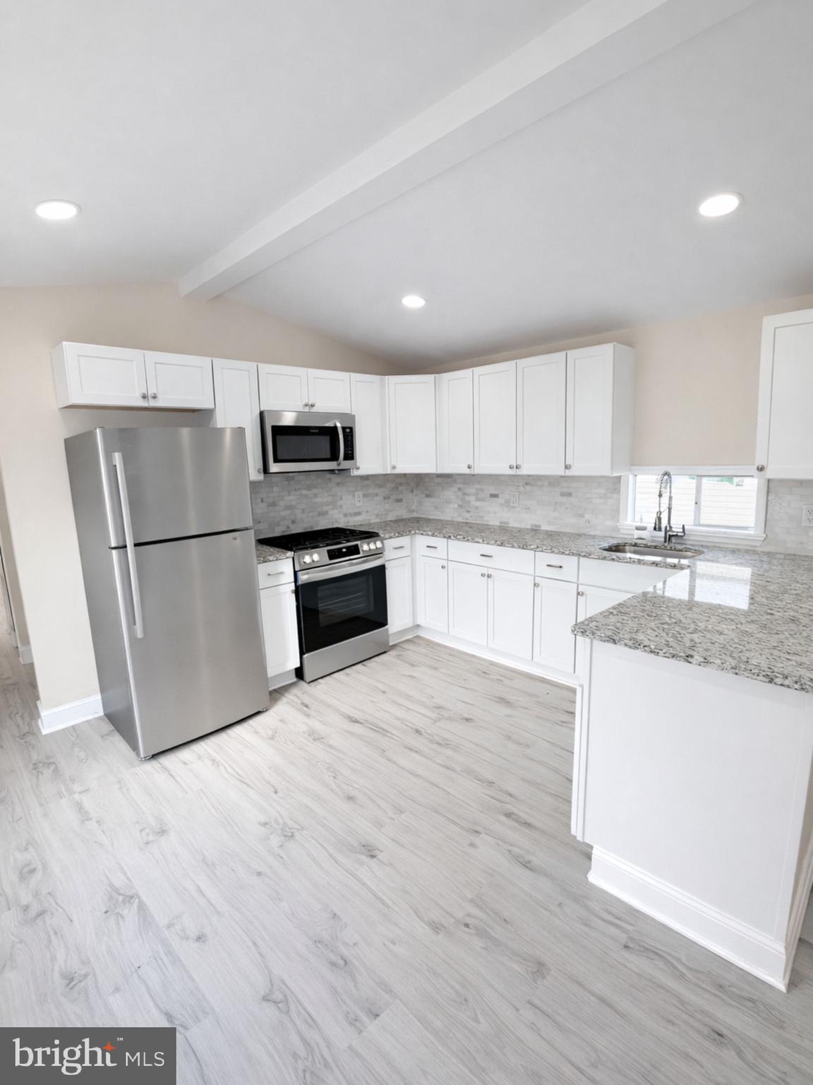 885 Buttonwood Avenue Spring City, PA 19475 - Photo 3 of 10