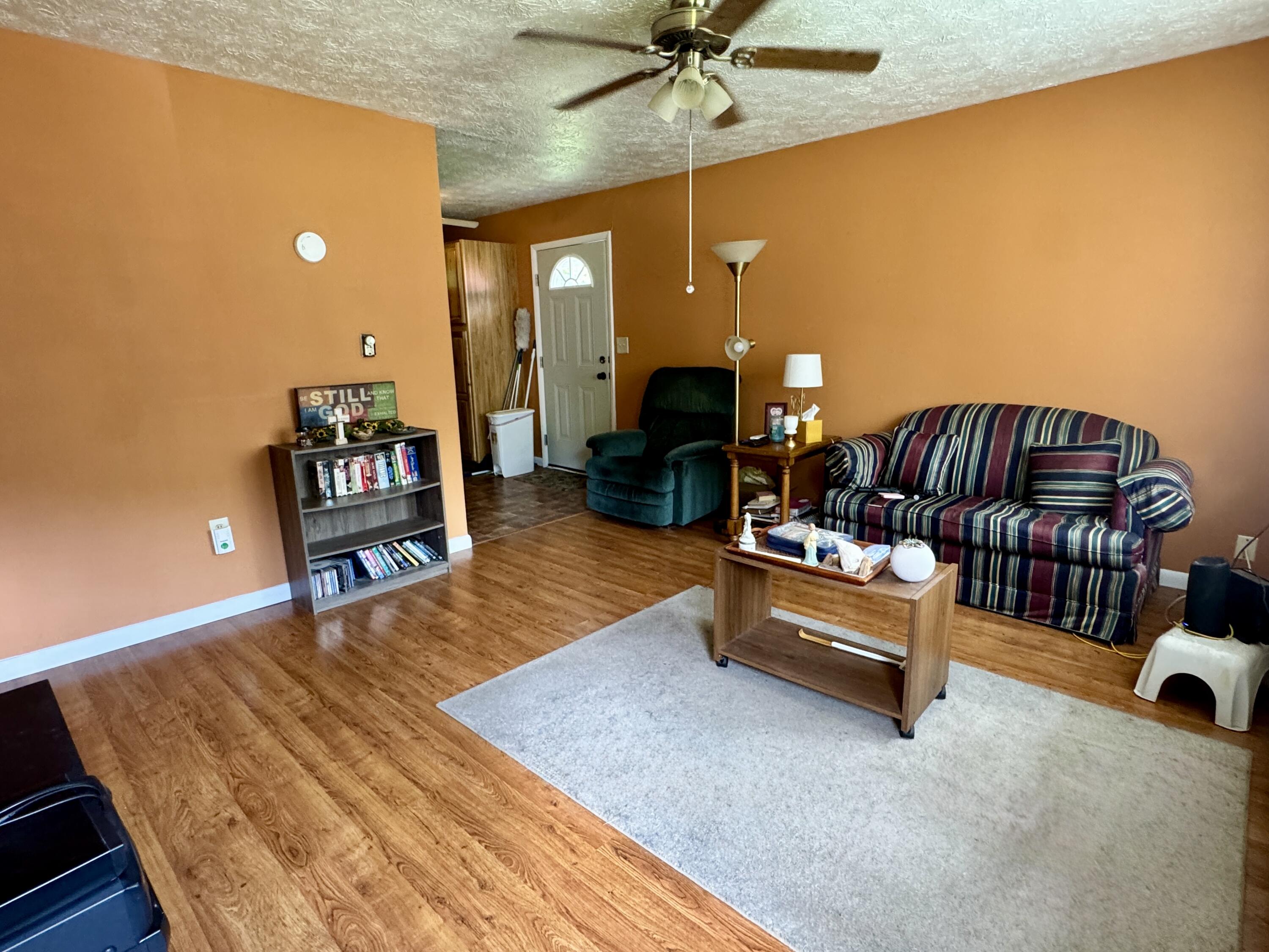 809 Boone Place Morehead, KY 40351 - Photo 6 of 20 IMG_9396