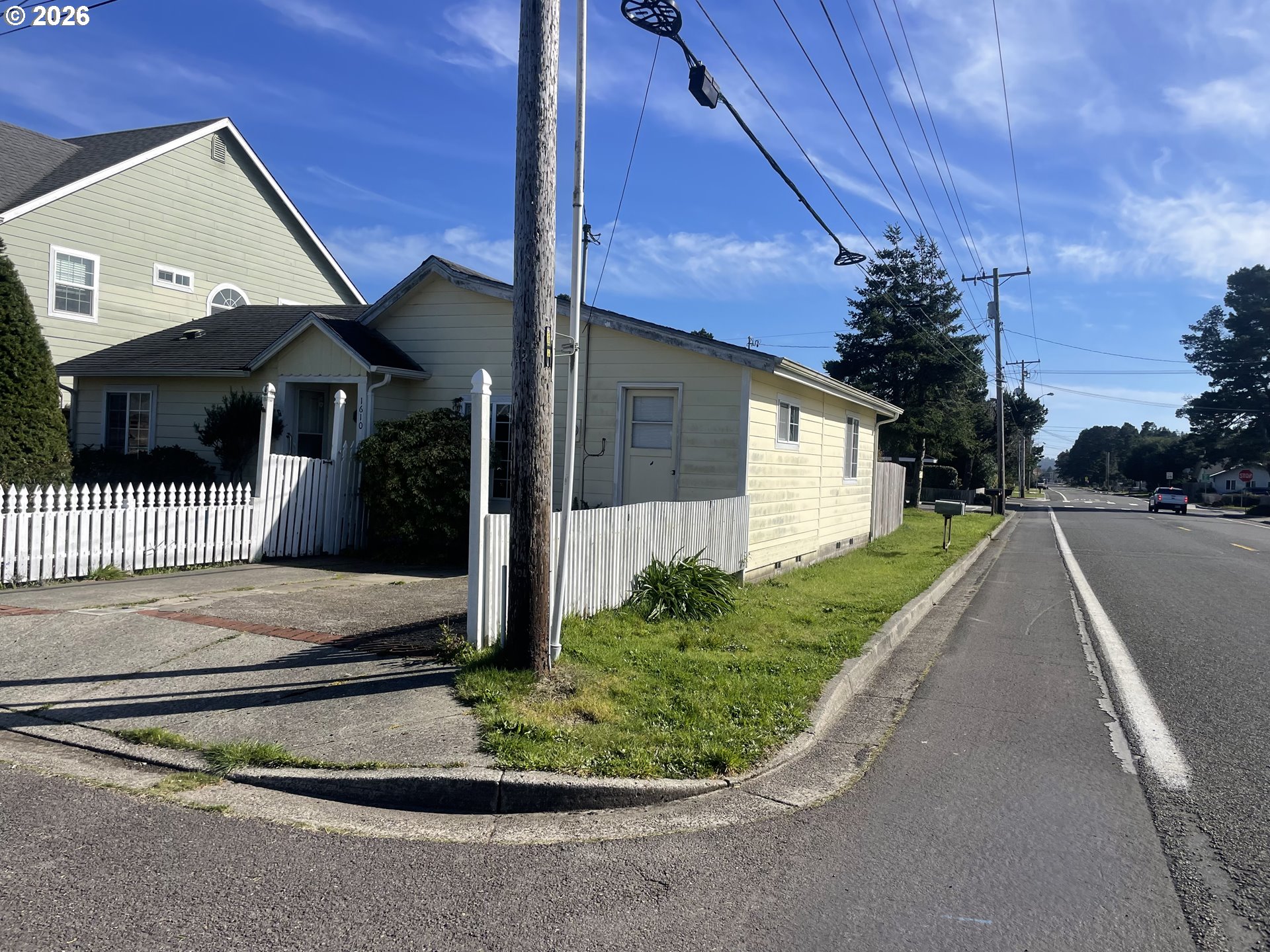 1610 36th Street Florence, OR 97439 - Photo 3 of 22