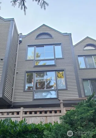$3,550 | 1817 11th Avenue West, Unit F, Seattle, WA 98119