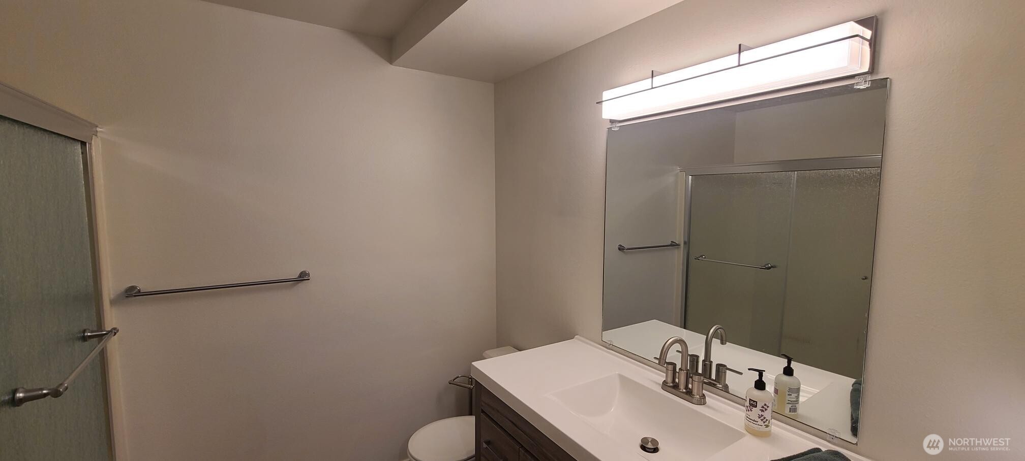 1817 11th Avenue West, Unit F Seattle, WA 98119 - Photo 11 of 20