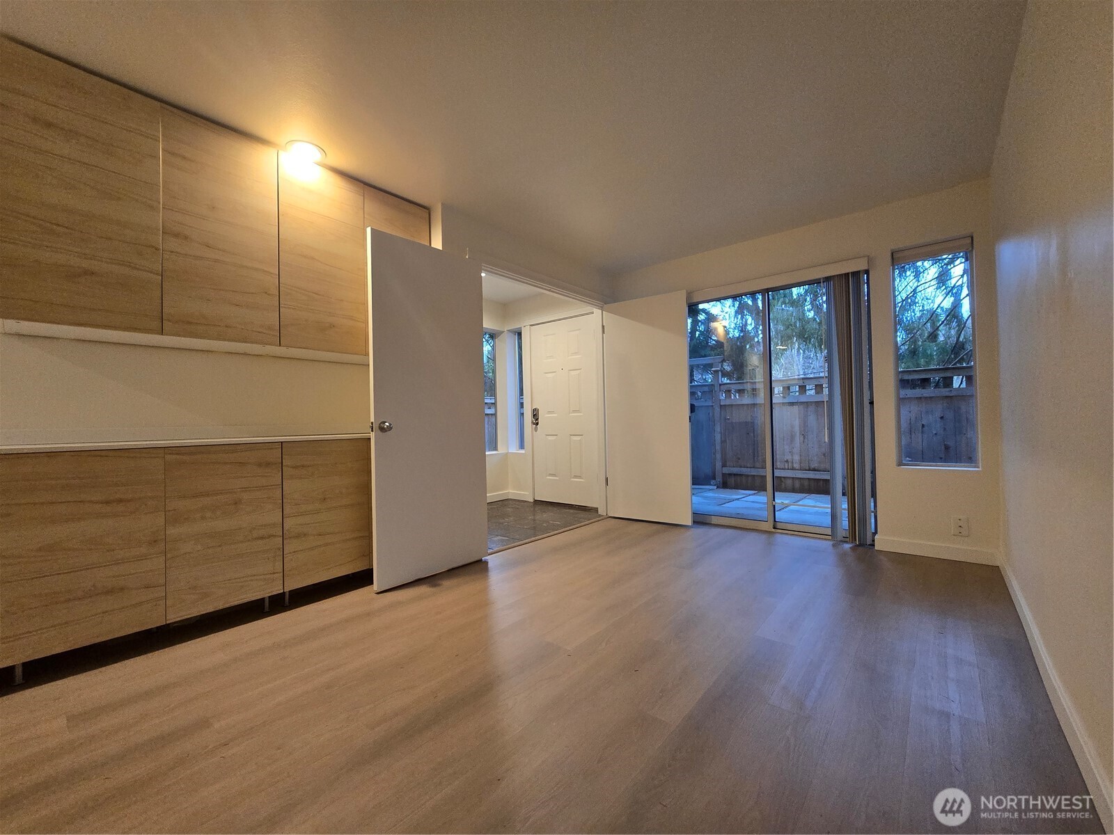 1817 11th Avenue West, Unit F Seattle, WA 98119 - Photo 14 of 20