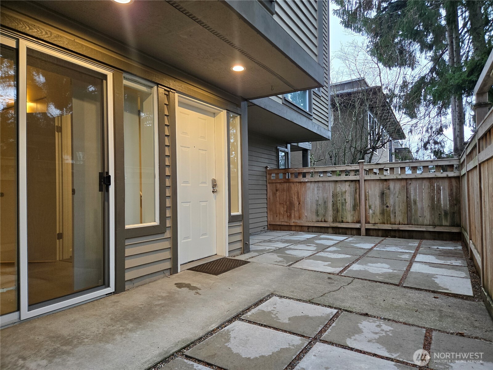 1817 11th Avenue West, Unit F Seattle, WA 98119 - Photo 15 of 20