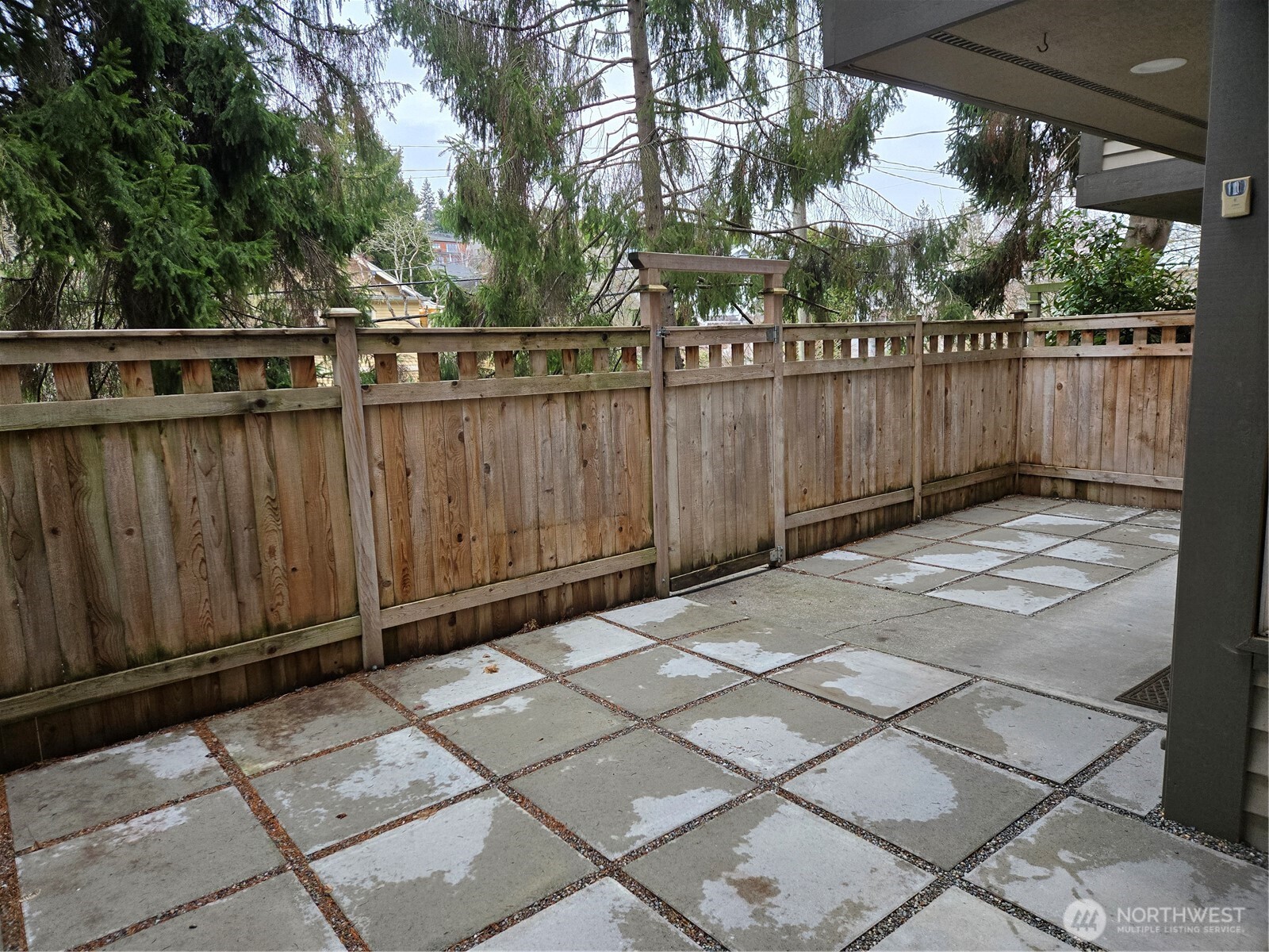 1817 11th Avenue West, Unit F Seattle, WA 98119 - Photo 16 of 20