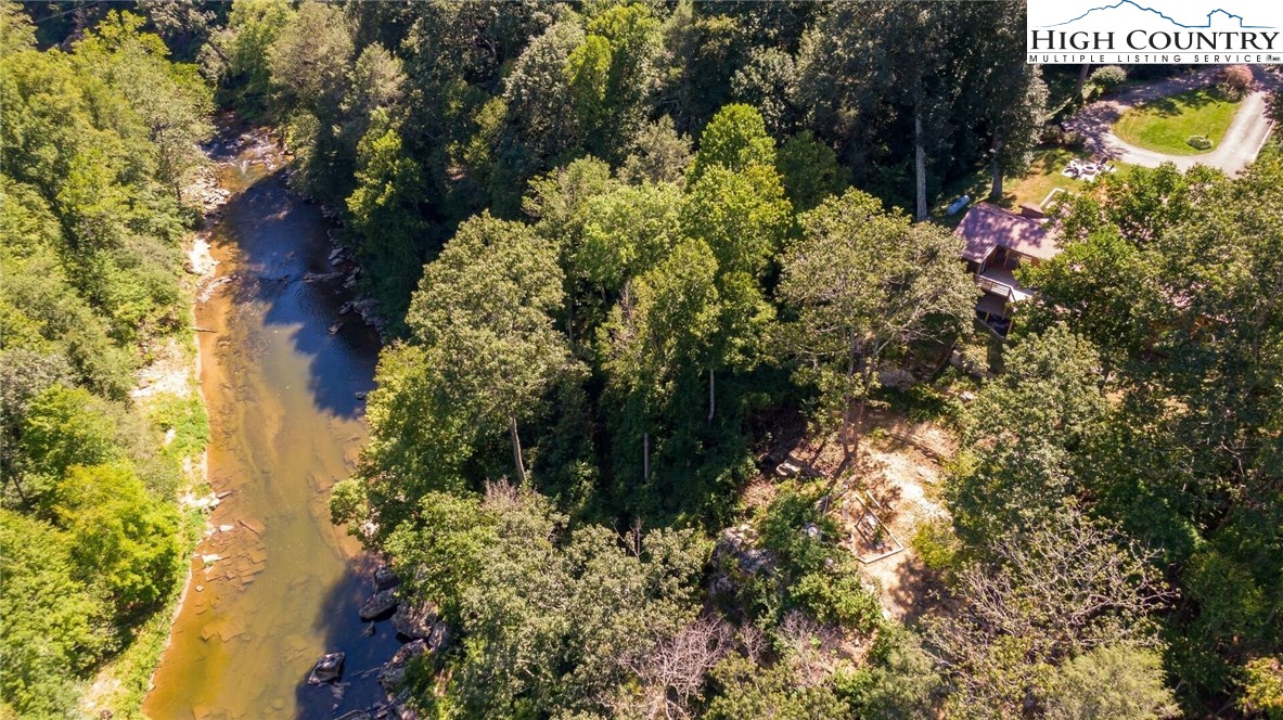 389 Auborn Trivette Road Sugar Grove, NC 28679 - Photo 38 of 49 a view of a garden