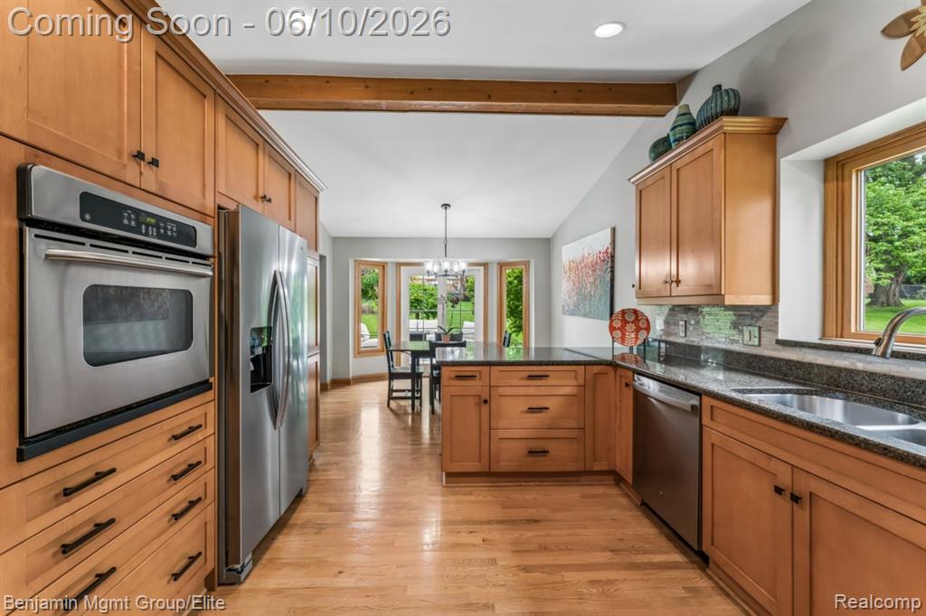 2072 Cumberland Road Rochester, MI 48307 - Photo 8 of 34