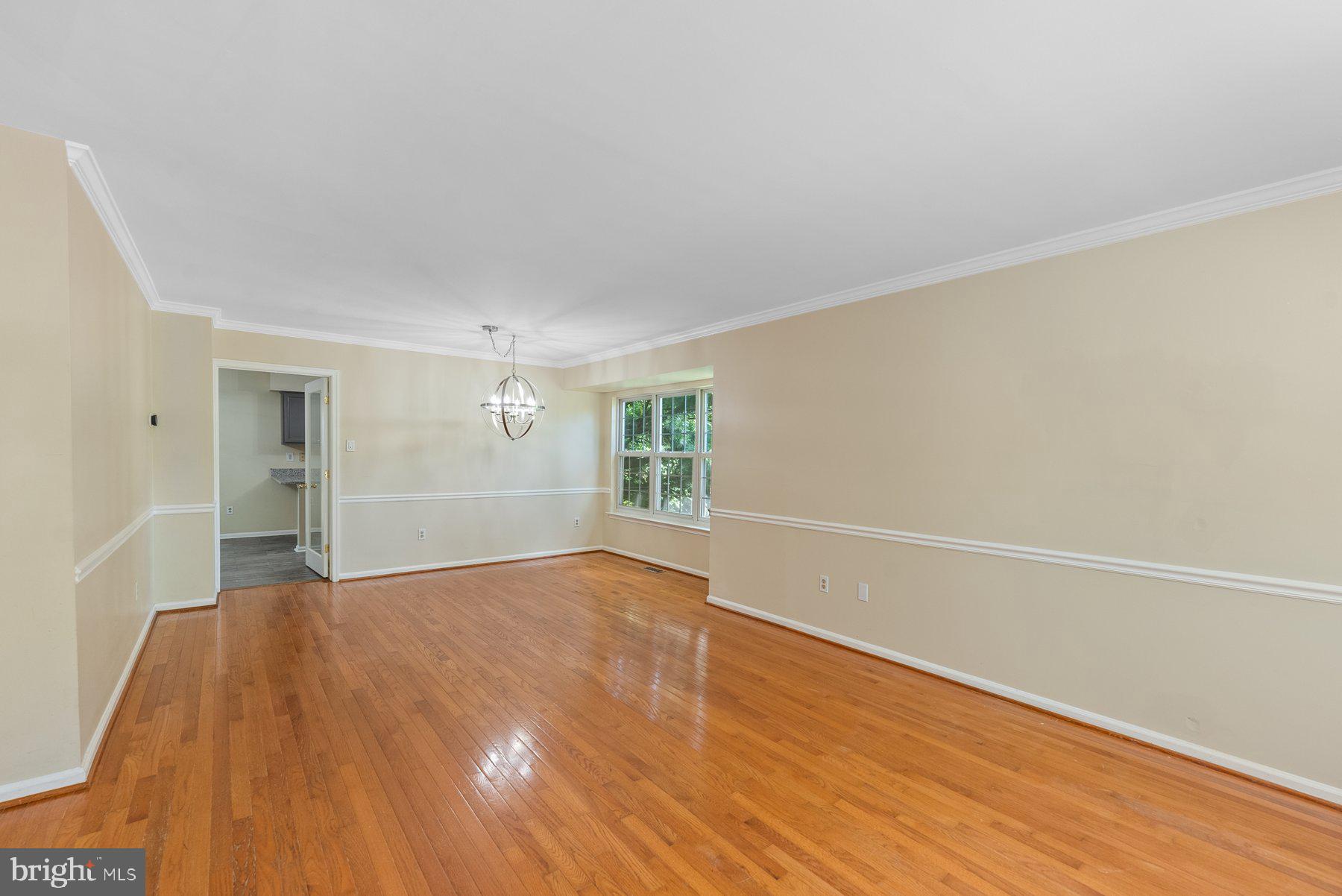 6107 Good Hunters Ride Columbia, MD 21045 - Photo 8 of 35 Living Room