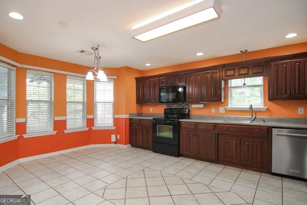 $242,500 | 125 Knights Bridge, Warner Robins, GA 31093