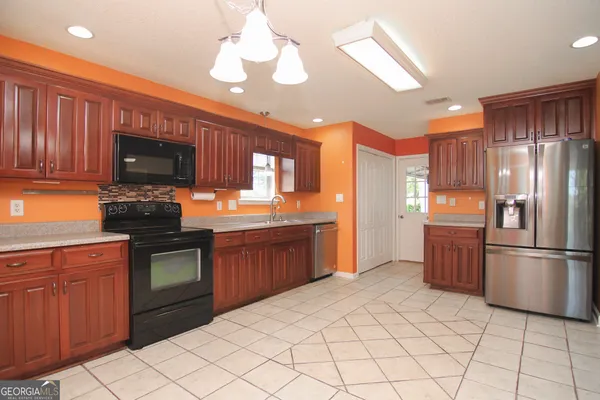 $242,500 | 125 Knights Bridge, Warner Robins, GA 31093
