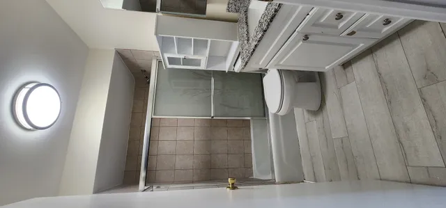 $1,800 | 9422 Bay Colony Drive, Unit 2W, Des Plaines, IL 60016