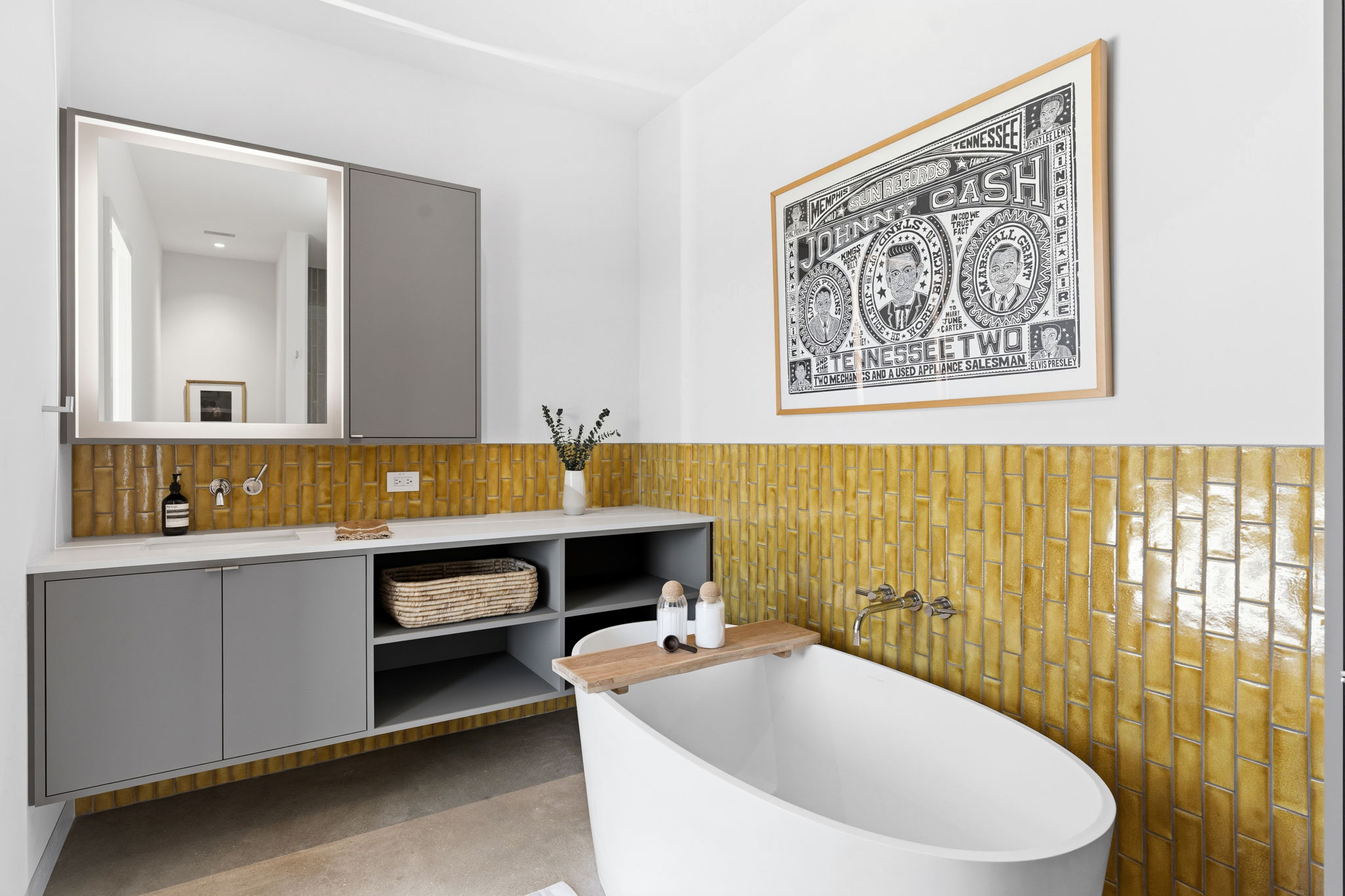 10982 Long Branch Drive Austin, TX 78736 - Photo 23 of 40 a bathroom with a sink and a bathtub