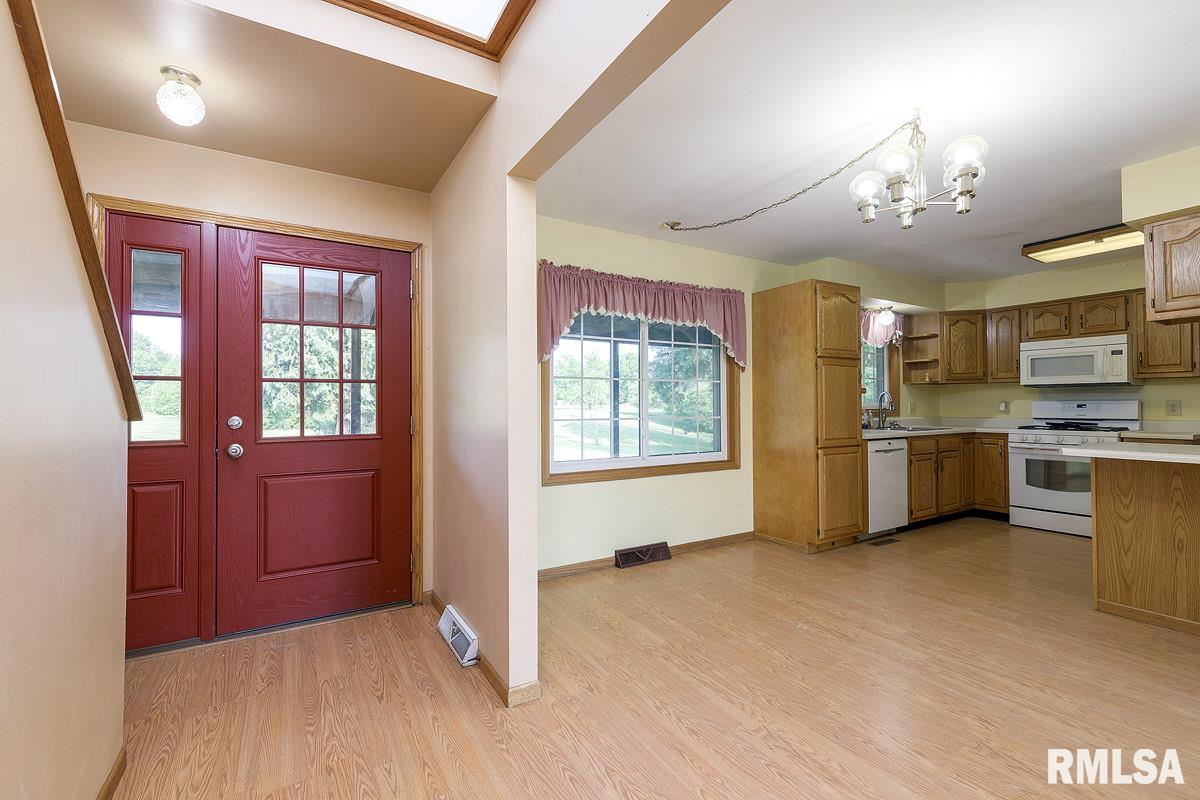 10218 108th Street West Taylor Ridge, IL 61284 - Photo 3 of 23 Gallery Image 3