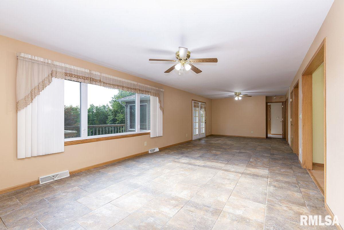 10218 108th Street West Taylor Ridge, IL 61284 - Photo 7 of 23 Gallery Image 7