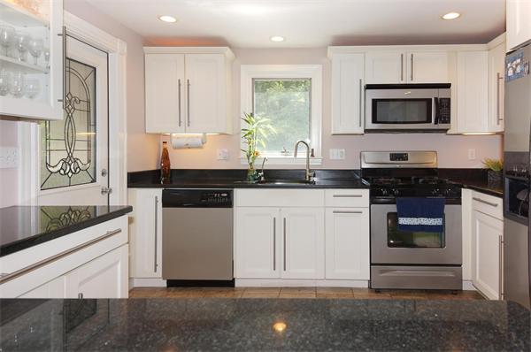 46 Donald Road Burlington, MA 01803 - Photo 5 of 25 Gallery Image 5