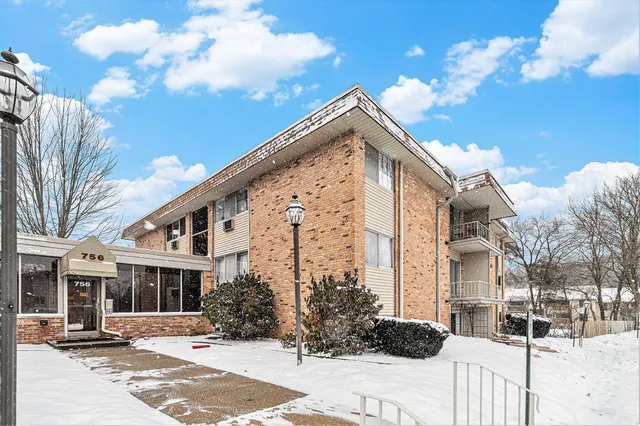 $109,000 | 756 West Kilgore Road, Unit 306, Kalamazoo, MI 49008