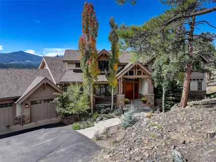 a house view with a outdoor space