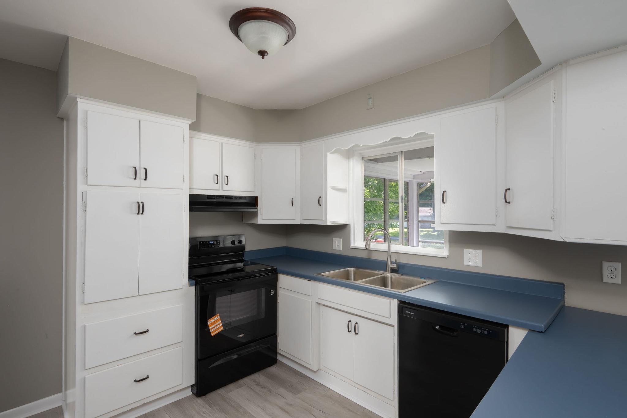 9637 Manor Woods Road Fort Wayne, IN 46804 - Photo 8 of 41