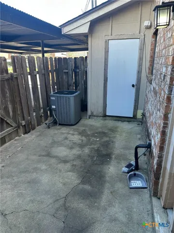 $1,250 | 207 Palmwood Drive, Unit 2, Victoria, TX 77901