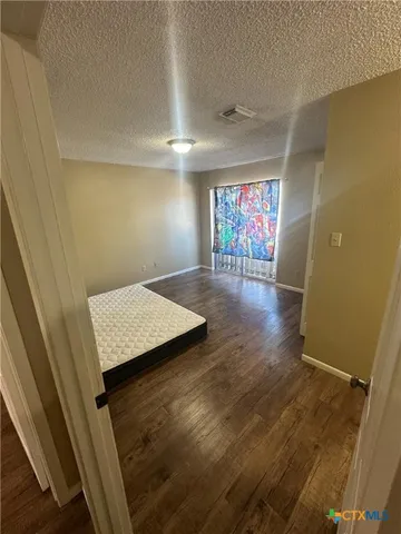 $1,250 | 207 Palmwood Drive, Unit 2, Victoria, TX 77901