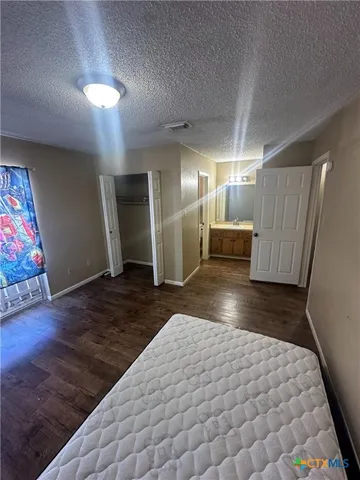 $1,250 | 207 Palmwood Drive, Unit 2, Victoria, TX 77901