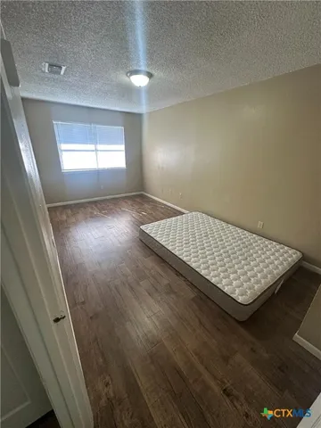 $1,250 | 207 Palmwood Drive, Unit 2, Victoria, TX 77901