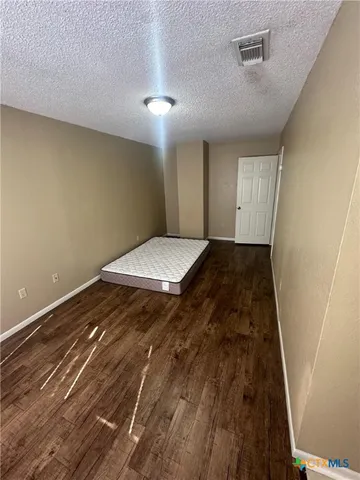 $1,250 | 207 Palmwood Drive, Unit 2, Victoria, TX 77901